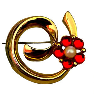 Vintage Flower Cabochon Faux Pearl Gold Tone Swirl Brooch